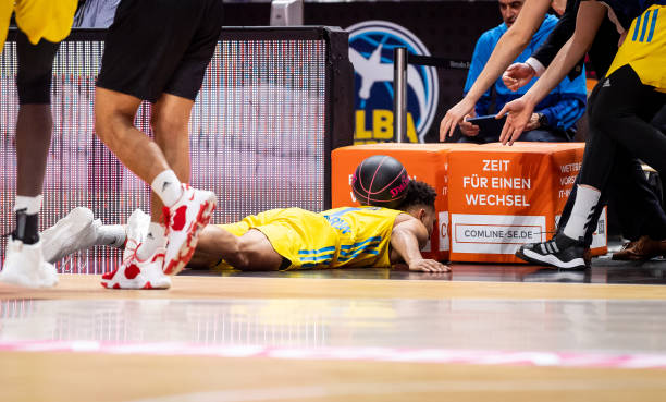 在他从巴萨 在他从巴萨