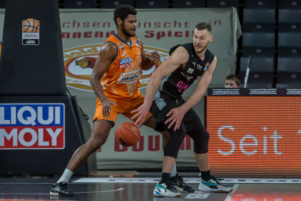 决定比赛走 决定比赛走